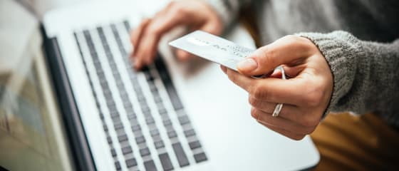 Going Global: Kako kreditne kartice pojednostavljuju prekogranične online casino transakcije