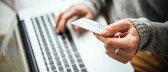 Going Global: Kako kreditne kartice pojednostavljuju prekogranične online casino transakcije